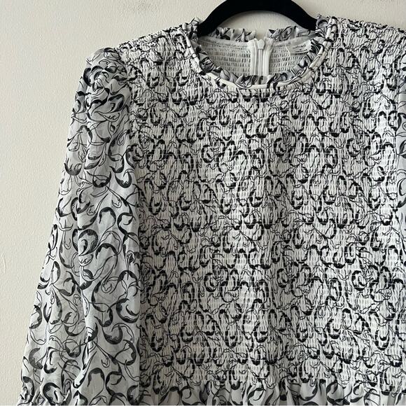 Aritzia Wilfred Tempest Short Sleeve Smocked Blouse - Picture 2 of 6